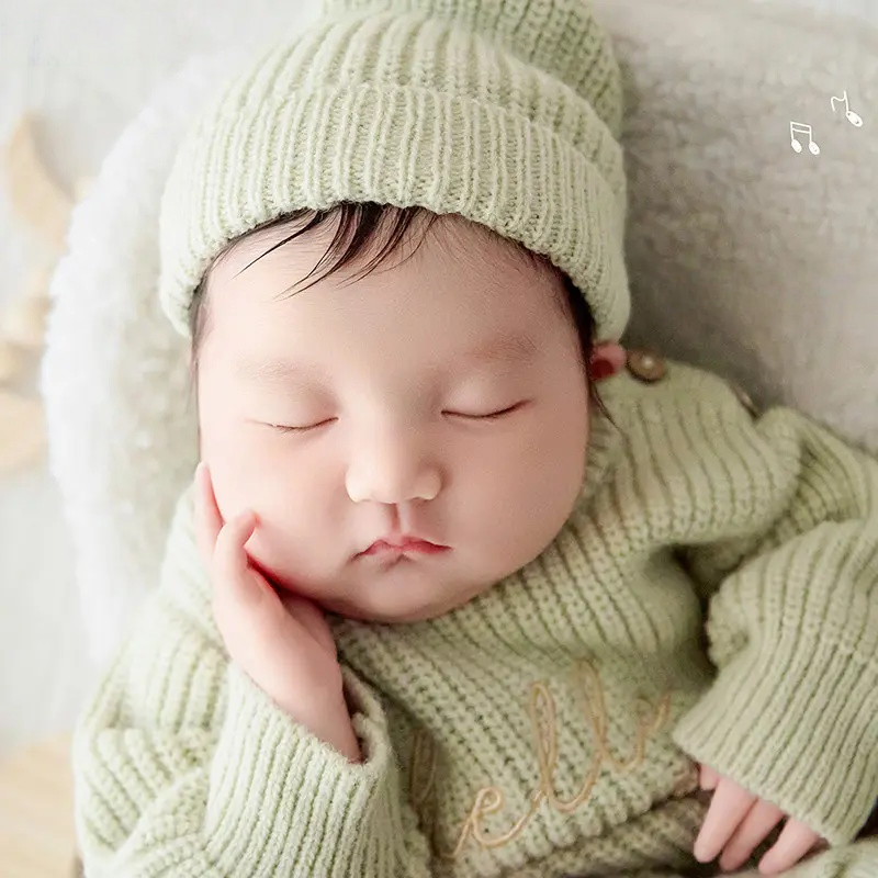 Green Knitted Theme Set - Newborn Photography Props - Image 5